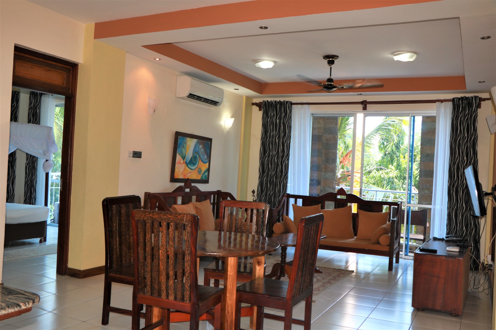 2 bedroom apartment with beachfront near Bamburi M. Affordable furnished Apartment for vacation in Mombasa | Zuru Life Africa