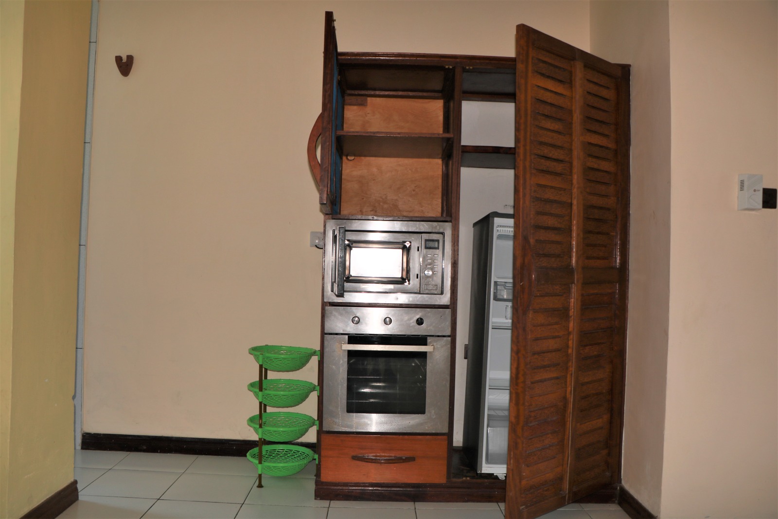 2 bedroom apartment with beachfront near Bamburi M. Affordable furnished Apartment for vacation in Mombasa | Zuru Life Africa