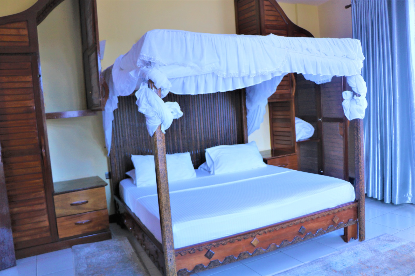 Beach front 2bedroom vacation apartment Mombasa. Affordable furnished Hotel for vacation in Mombasa | Zuru Life Africa