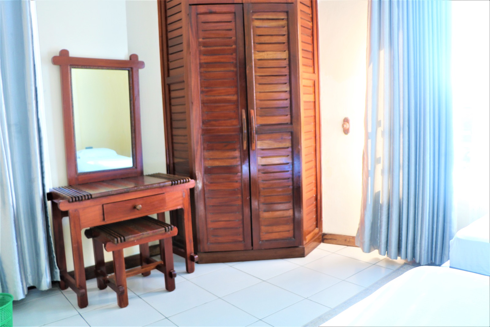 Beach front 2bedroom vacation apartment Mombasa. Affordable furnished Hotel for vacation in Mombasa | Zuru Life Africa