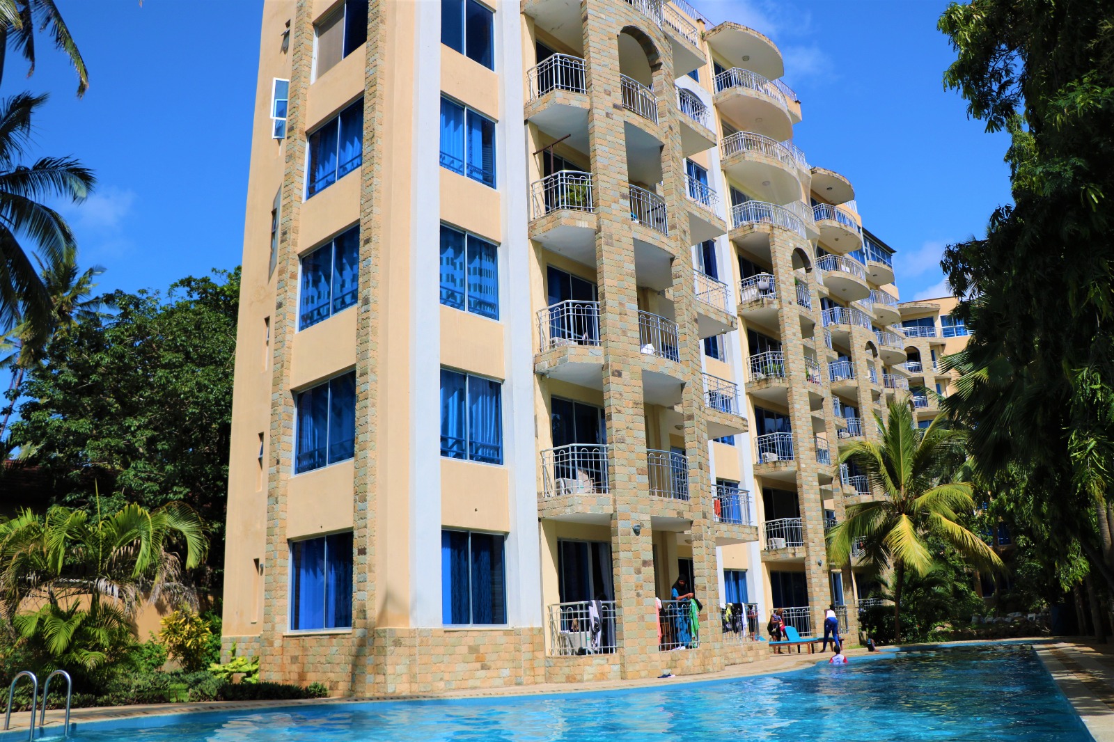 2 bedroom apartment with beachfront near Bamburi M. Affordable furnished Apartment for vacation in Mombasa | Zuru Life Africa
