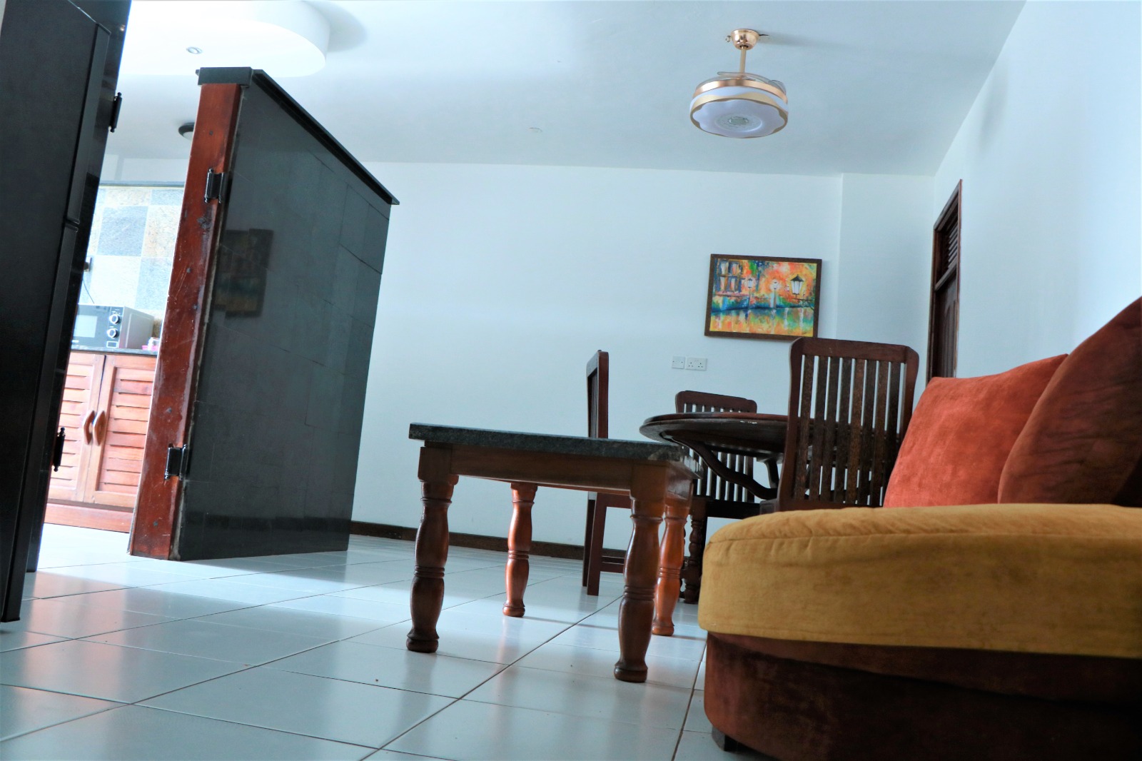Twin bed vacation apartment in Pirates Beach. Affordable furnished Hotel for vacation in Mombasa | Zuru Life Africa