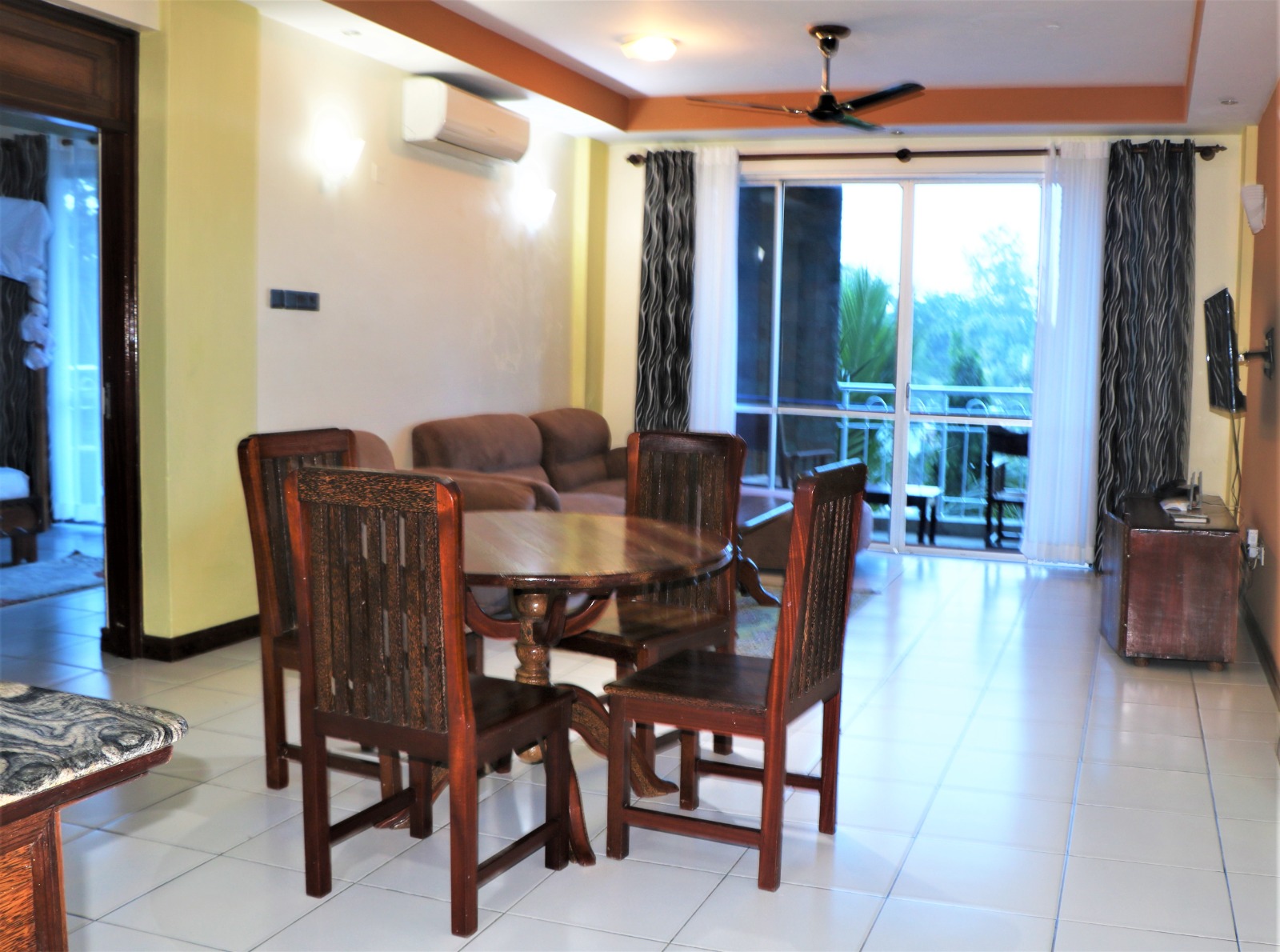 Beach front 2bedroom vacation apartment in Mombasa. Affordable furnished Hotel for vacation in Mombasa | Zuru Life Africa