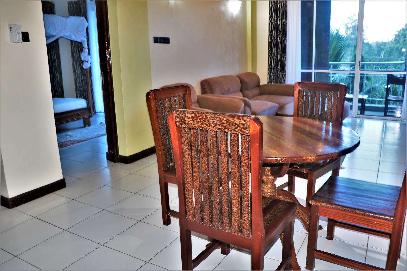 Beach front 2bedroom vacation apartment in Mombasa. Affordable furnished Hotel for vacation in Mombasa | Zuru Life Africa