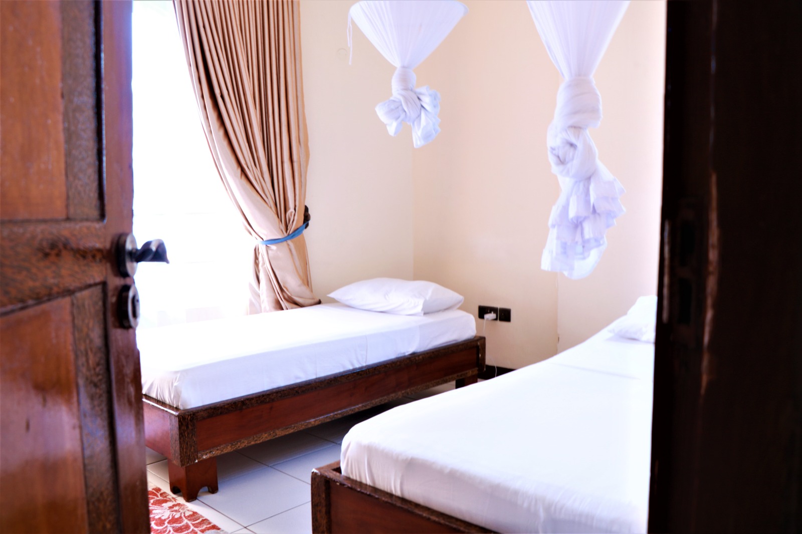 Spacious 2 bedroom beachfront in Mombasa-Malindi R. Affordable furnished Hotel for vacation in Nyali Road | Zuru Life Africa